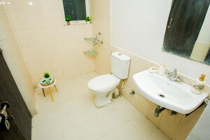 Bathroom in 3 BHK Builder Floor at Sare Home, Sector 92 – for Sale