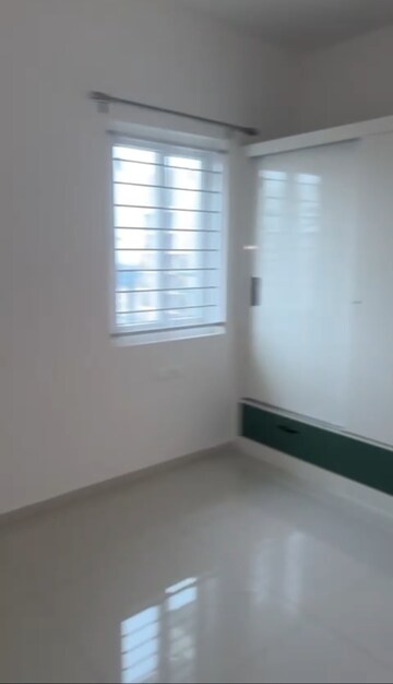 Room in 3 BHK Apartment at Rajapushpa Provincia, Narsingi – for Rent