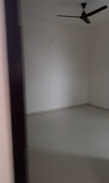Room in 3 BHK Apartment at Rajapushpa Provincia, Narsingi – for Rent