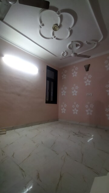 Room in 2 BHK Builder Floor at Govindpuri – for Rent
