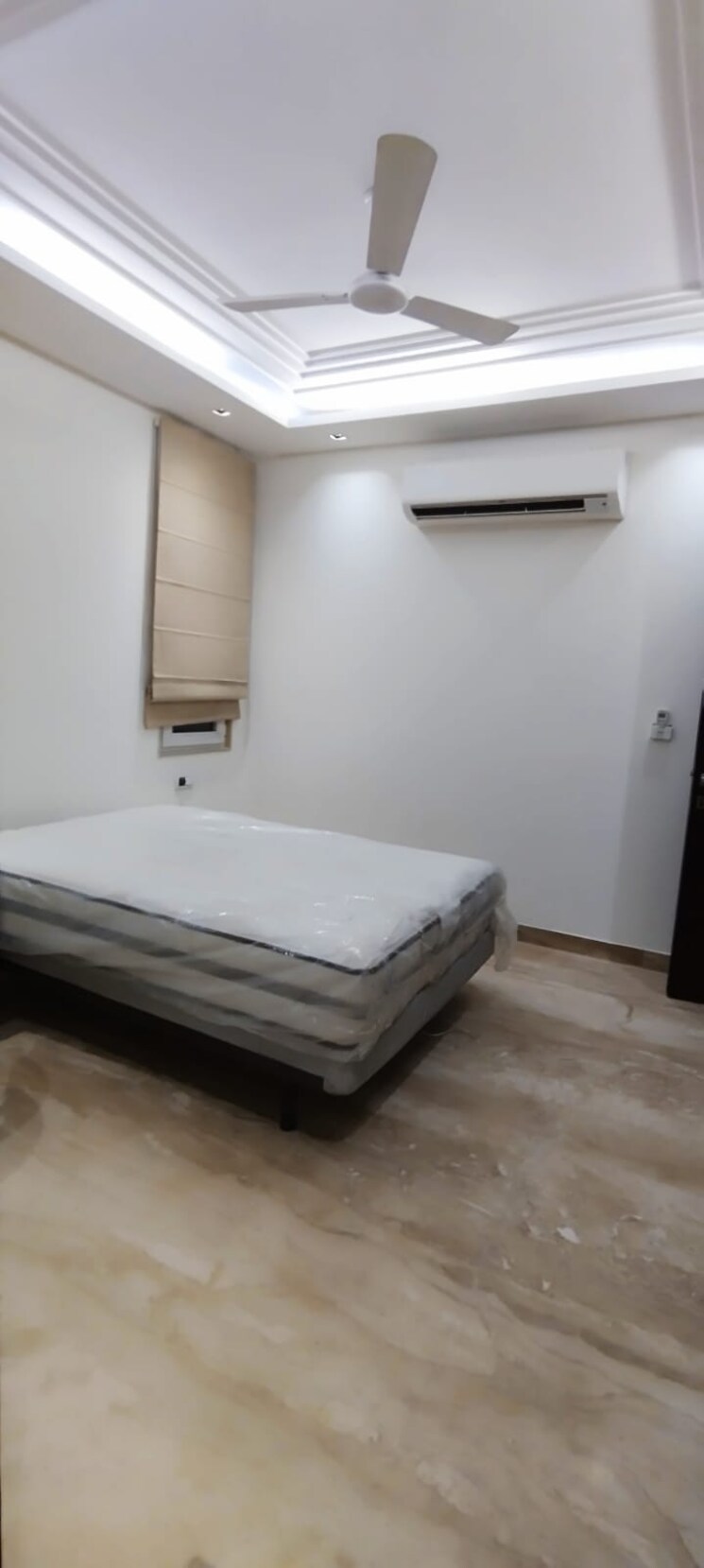 Room, defence colony 3 Bedroom 210 Sq.Yd. Builder Floor In Defence Colony Delhi 8757613
