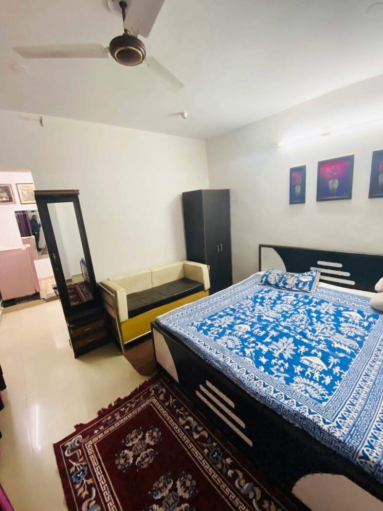 Bedroom, kishan ganj 1 Bedroom 450 Sq.Ft. Apartment In Kishan Ganj Delhi 8757978