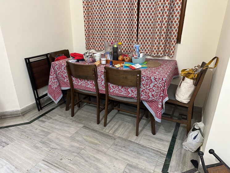 Bedroom, chittaranjan park 3 Bedroom 1500 Sq.Ft. Builder Floor In Chittaranjan Park Delhi 8757881