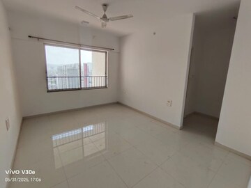 Room in 3 BHK Apartment at Godrej Elements, Hinjewadi – for Rent