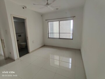 Room in 3 BHK Apartment at Godrej Elements, Hinjewadi – for Rent