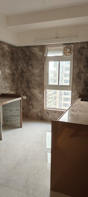 Room in 2 BHK Apartment at Kandivali East – for Sale