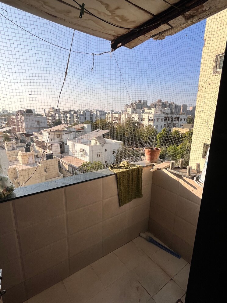 Kitchen, gurukul 2 Bedroom 130 Sq.Yd. Apartment In Gurukul Ahmedabad 8758111