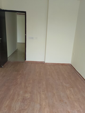 Room in 2 BHK Apartment at Tech Zone 4 Greater Noida – for Rent