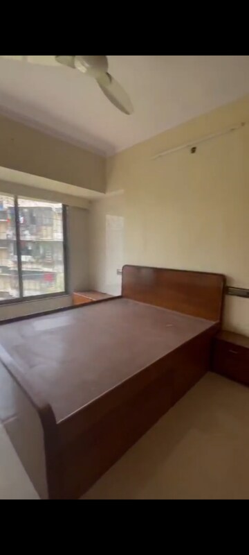 Room in 3 BHK Apartment at Troika Apartment, Andheri West – for Rent