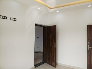 Room in 3 BHK Apartment at B2 Green Glade Apartments, Vasant Kunj – for Rent