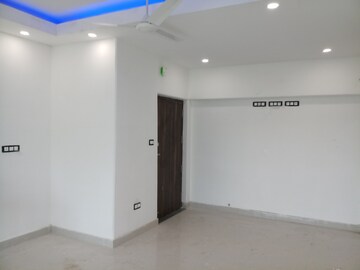 Room in 3 BHK Apartment at B2 Green Glade Apartments, Vasant Kunj – for Rent