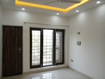 Room in 3 BHK Apartment at B2 Green Glade Apartments, Vasant Kunj – for Rent