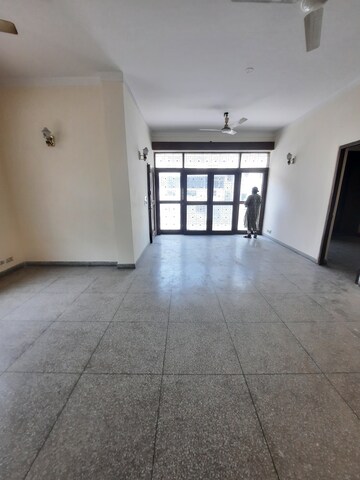 Room in 3 BHK Builder Floor at Malviya Nagar – for Rent