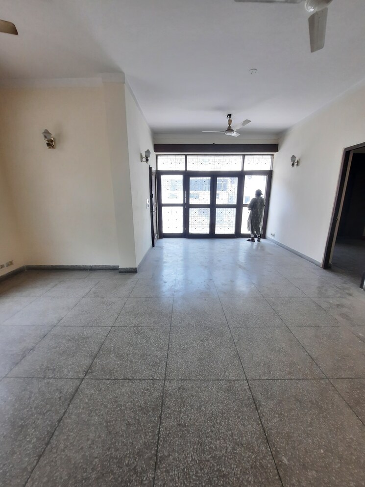 Room, malviya nagar 3 Bedroom 1800 Sq.Ft. Builder Floor In Malviya Nagar Delhi 8758282