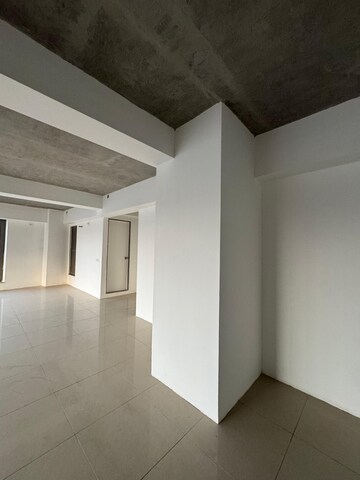 Room in  Office Space at Swati Trinity, Shela – for Rent