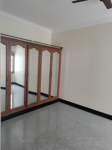 Room in 5 BHK Independent House at Basaveshwara Nagar – for Rent