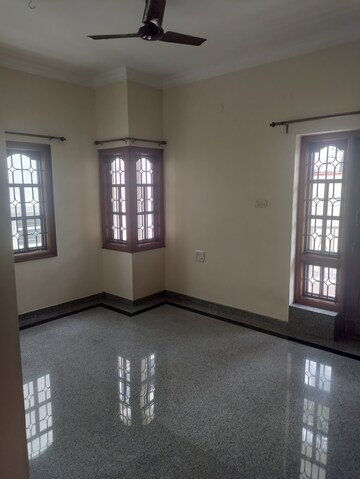 Room in 5 BHK Independent House at Basaveshwara Nagar – for Rent