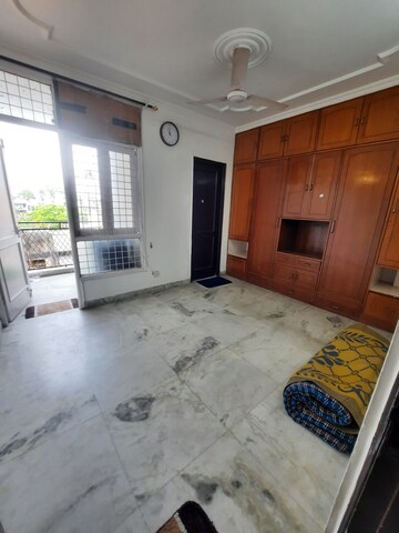 Furnished Amenities in 2 BHK Builder Floor at Malviya Nagar – for Rent
