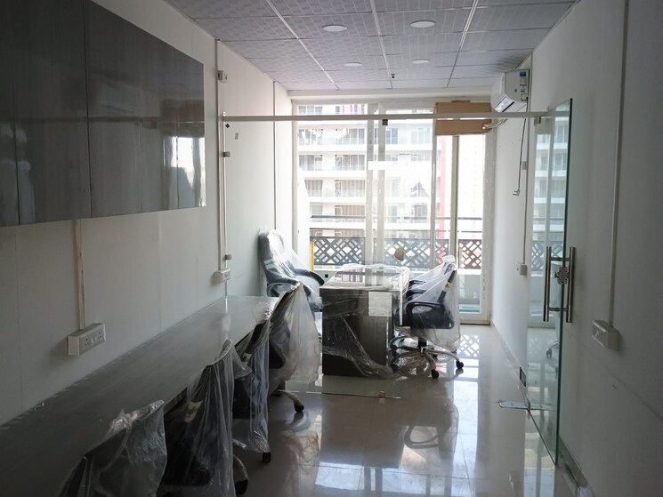 Team Area, gaur-city-center Commercial Office Space 600 Sq.Ft. In Sector 4 Greater Noida Greater Noida 8758436