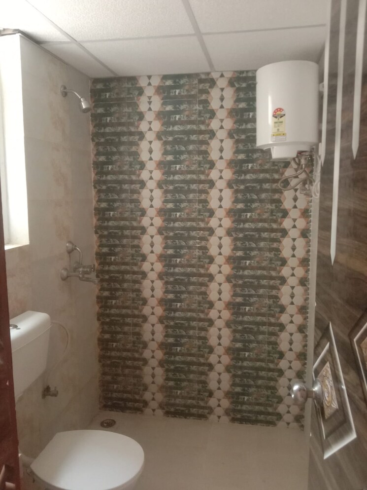 Bathroom, signature-the-serenas 2 Bedroom 724 Sq.Ft. Apartment In Sohna Sector 36 Gurgaon 8758539