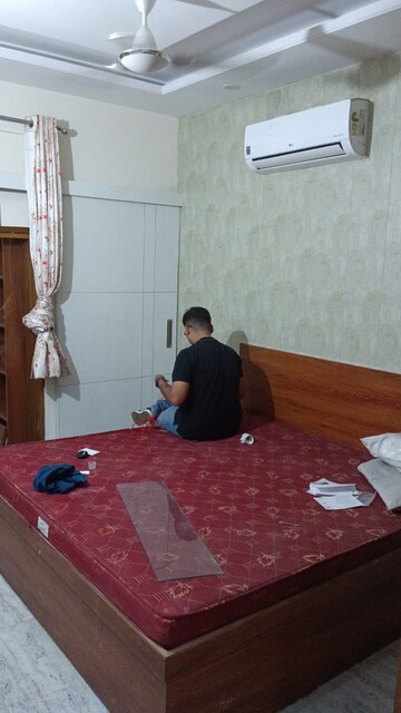 Bedroom in 1 BHK Builder Floor at Sector 37 – for Rent