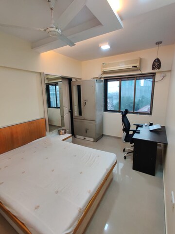 2 BHK Apartment For Rent in Santacruz West