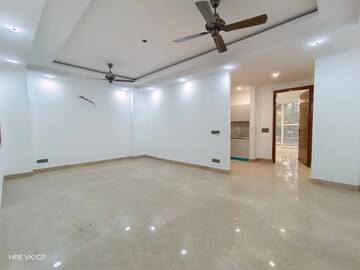 Room in 3 BHK Apartment at Chattarpur – for Rent