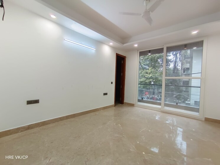 Room, chattarpur 3 Bedroom 1800 Sq.Ft. Apartment In Chattarpur Delhi 8758768