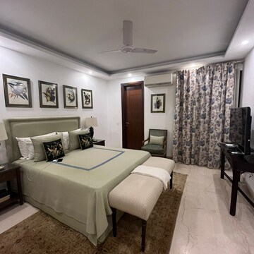 Team Area in 3 BHK Builder Floor at Uday Park – for Sale