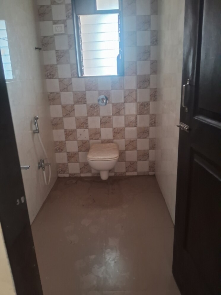 Bathroom, subhshri-arcade 2 Bedroom 675 Sq.Ft. Apartment In Malad West Mumbai 8758897