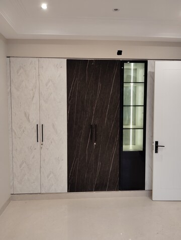 Room in 3 BHK Builder Floor at Sector 4 – for Sale