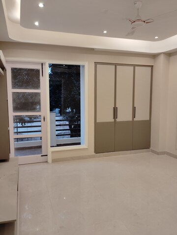 Room in 3 BHK Builder Floor at Sector 4 – for Sale