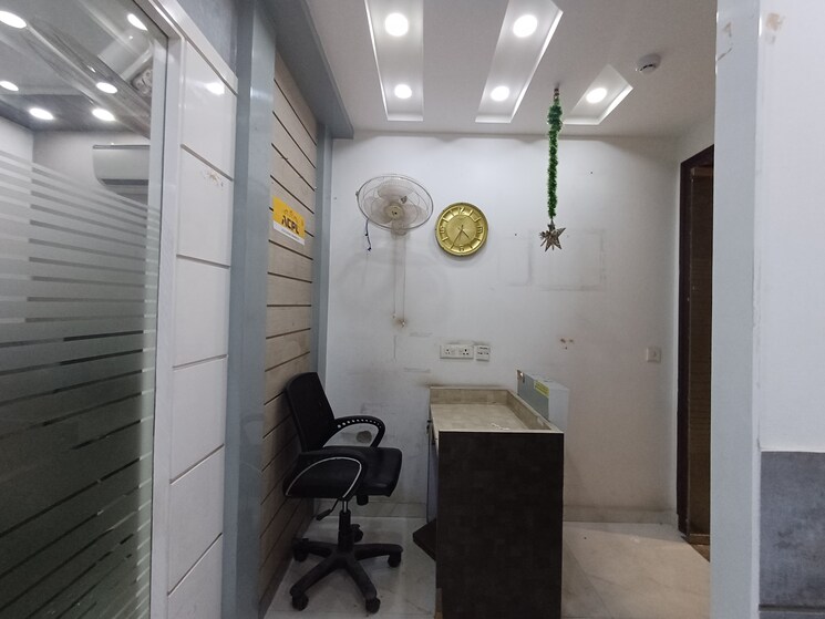 Floor Plan, netaji subhash place Commercial Office Space 1000 Sq.Ft. In Netaji Subhash Place Delhi 8758881