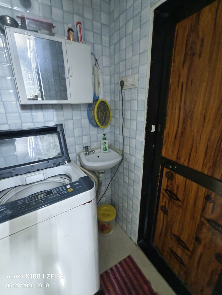Bathroom, kharigaon 1 Bedroom 650 Sq.Ft. Apartment In Kharigaon Thane 8758983