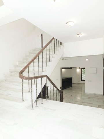 Staircase in 5 BHK Builder Floor at Sainik Farm – for Rent