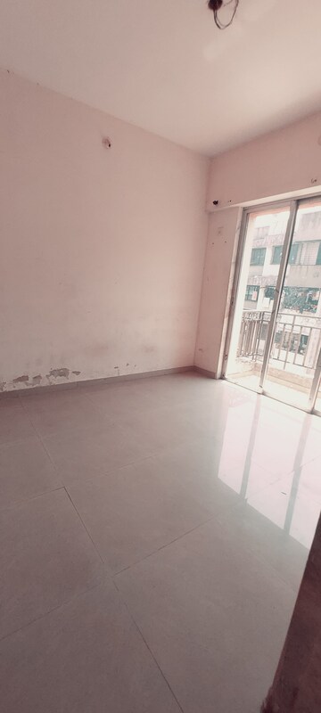 Bedroom in 1 BHK Apartment at Kalwa – for Sale