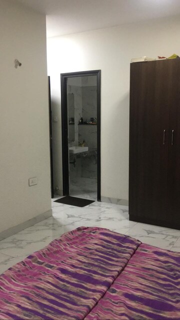 Room in 2 BHK Apartment at Hi Sky Adcon Meridian, Santacruz East – for Rent