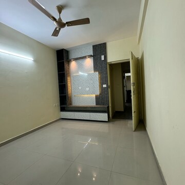 2 BHK Apartment For Rent in Pyramid Pride, Sector 76