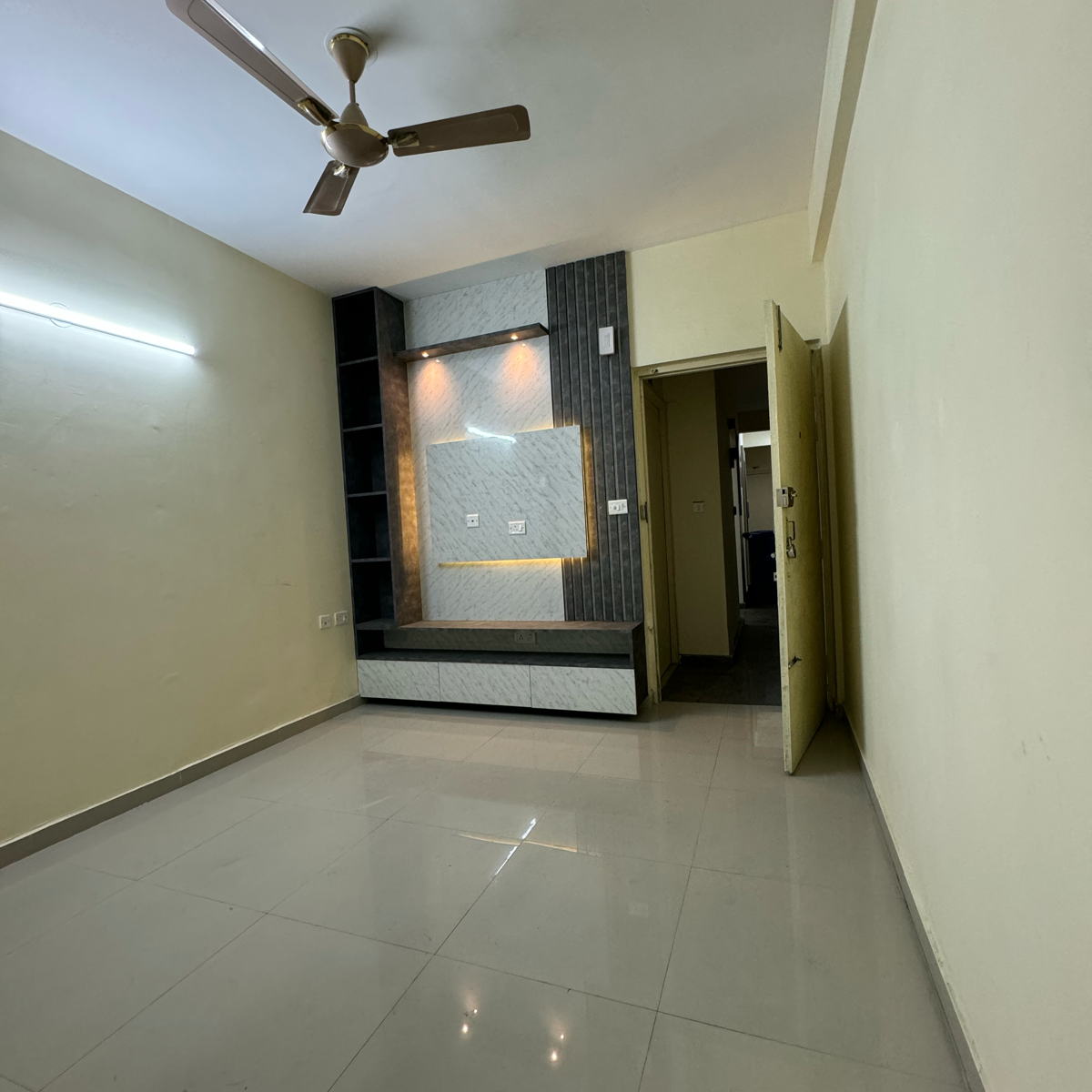 2 BHK Apartment For Rent in Pyramid Pride