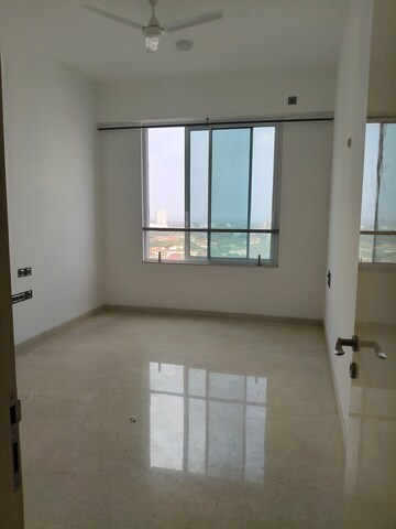 Room in 3.5 BHK Apartment at Marathon Monte South, Byculla West – for Rent