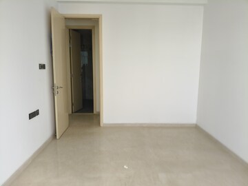 Room in 3.5 BHK Apartment at Marathon Monte South, Byculla West – for Rent