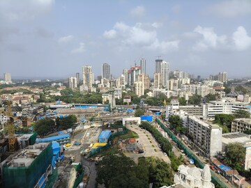 Swimming Pool in 3.5 BHK Apartment at Marathon Monte South, Byculla West – for Rent