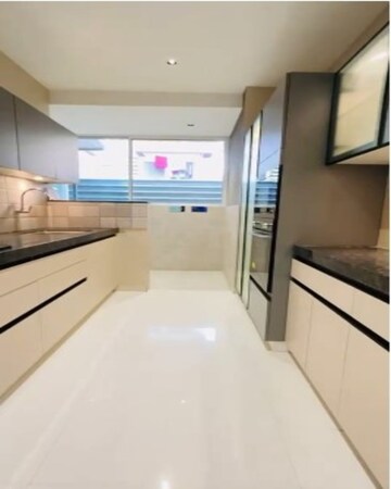 Staircase in 1.5 BHK Apartment at Santacruz West – for Rent