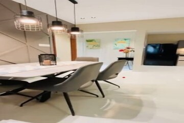 Team Area in 1.5 BHK Apartment at Santacruz West – for Rent