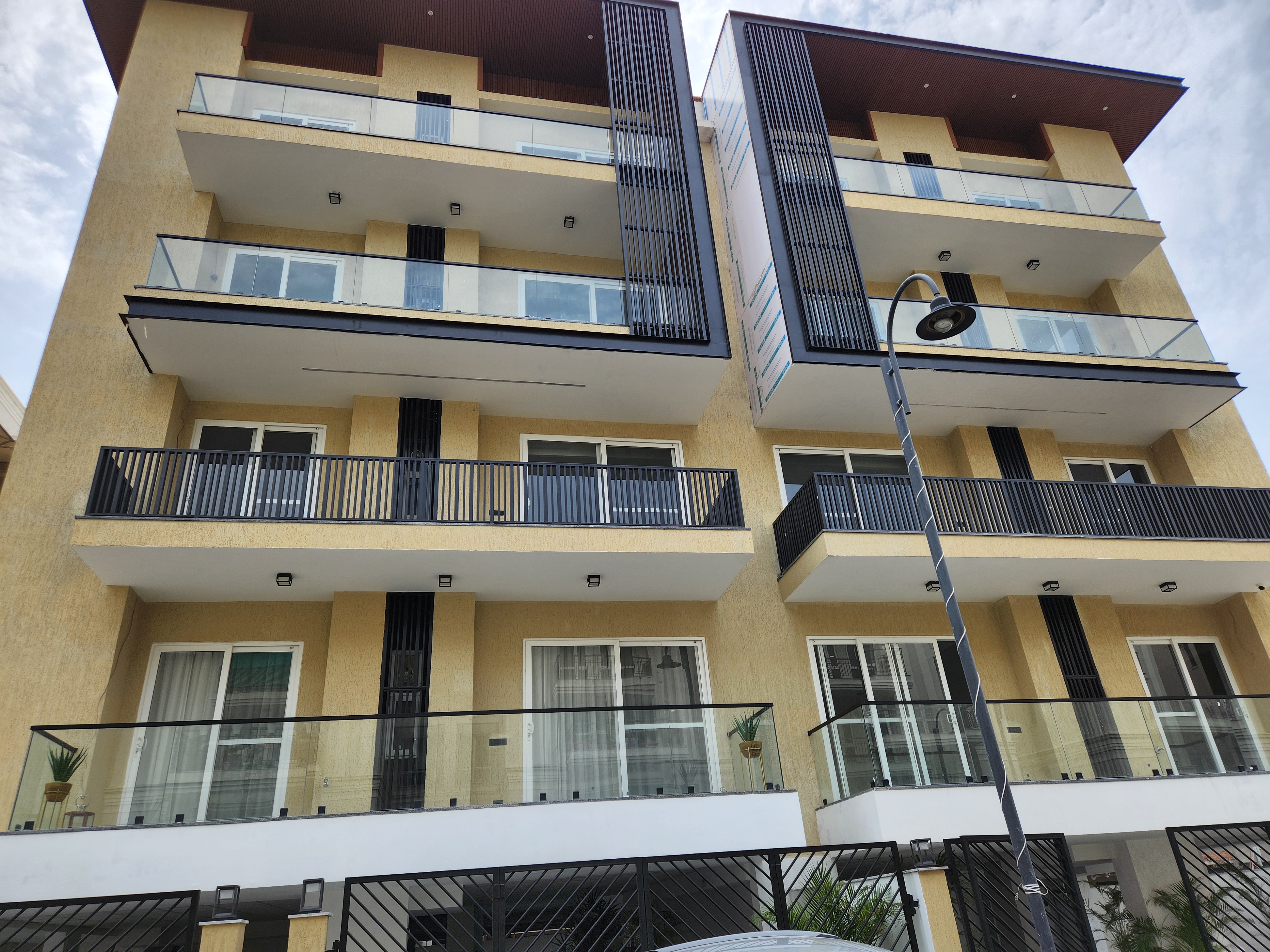 4 BHK + Servant Room Apartment For Sale in Anant Raj The Estate Floors