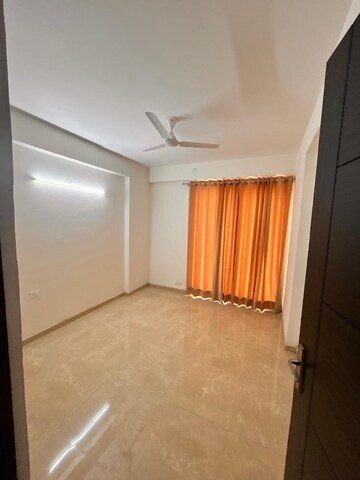 Room in 3 BHK Builder Floor at Signature Global Park 4 and 5, Sohna Sector 36 – for Rent