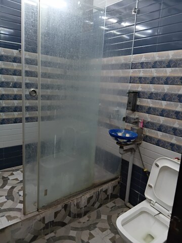 3 BHK Builder Floor – Exterior View View at Nirman Vihar - for Rent