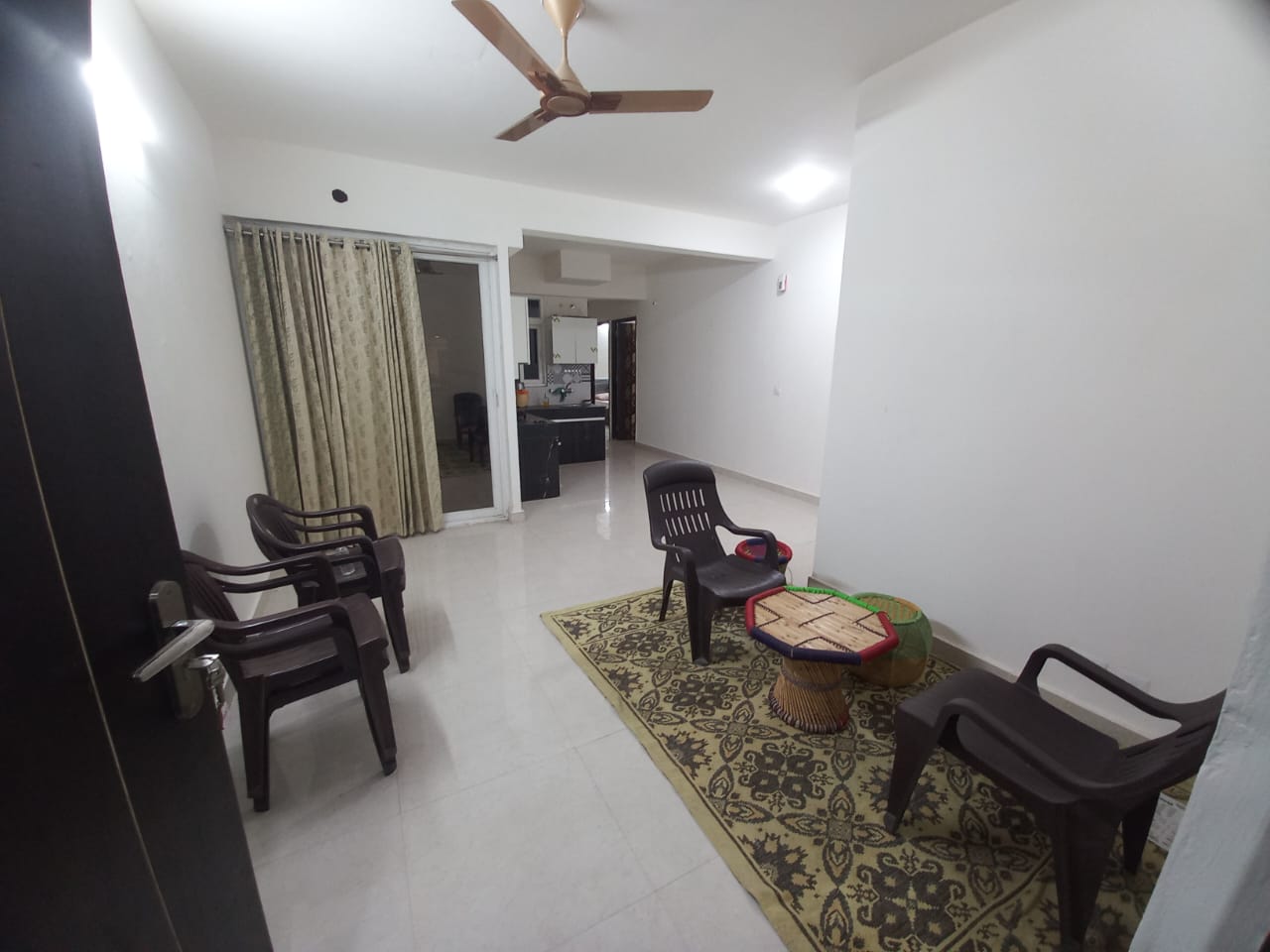3 BHK Apartment For Rent in Central Park Flower Valley Aqua Front Towers
