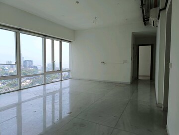 Room in 4 BHK Apartment at Indiabulls Blu, Worli – for Sale