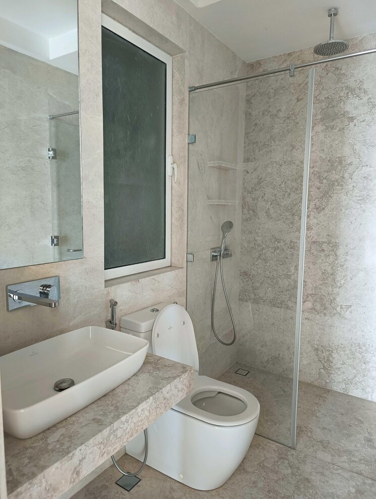 Bathroom, indiabulls-blu 4 Bedroom 1727 Sq.Ft. Apartment In Worli Mumbai 8759555